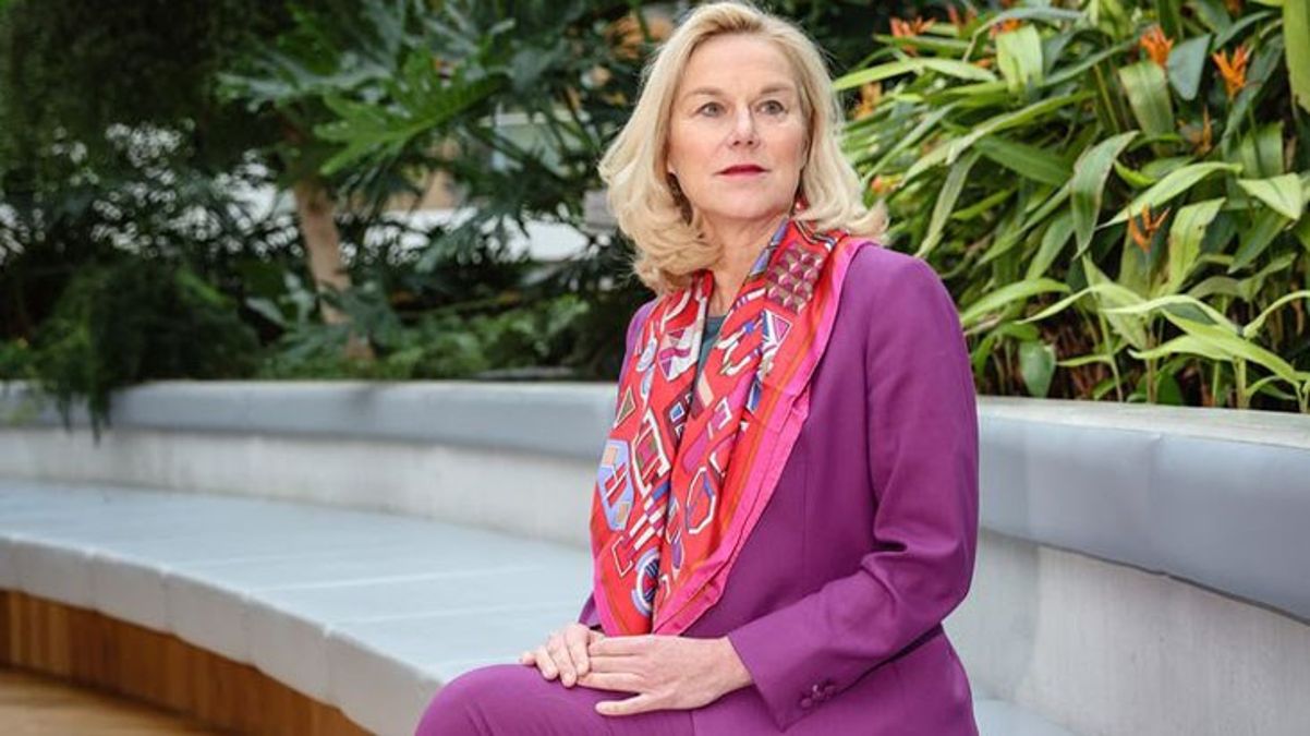 Hollanda’da istifa krizi! Eşi Müslüman olan Başbakan Yardımcısı ve Maliye Bakanı tehditler nedeniyle siyaseti bıraktı