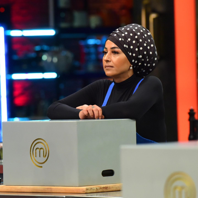 Abartılı makyajlarıyla tanınan MasterChef Esra, ilk kez doğal haliyle kamera karşısına geçti