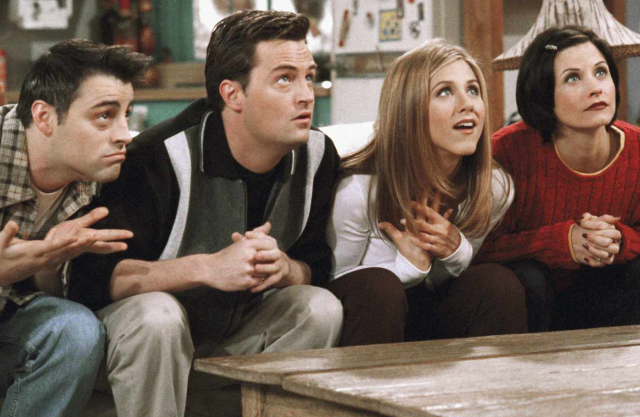 Friends dizisinin yıldızı Matthew Perry, hayatını kaybetti