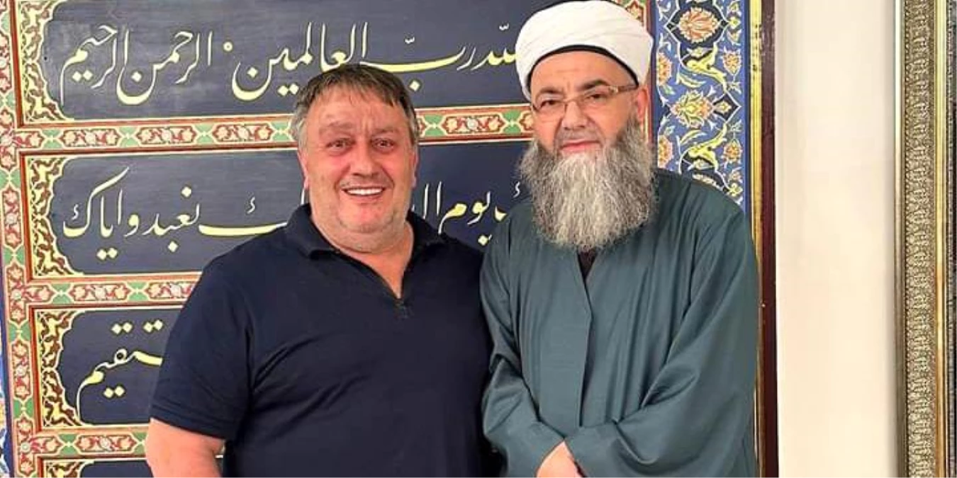 Cübbeli Ahmet Hoca, İstanbul Büyükşehir Belediye Başkanı Ekrem İmamoğlu için ünlü şarkıcıdan şarkı istedi