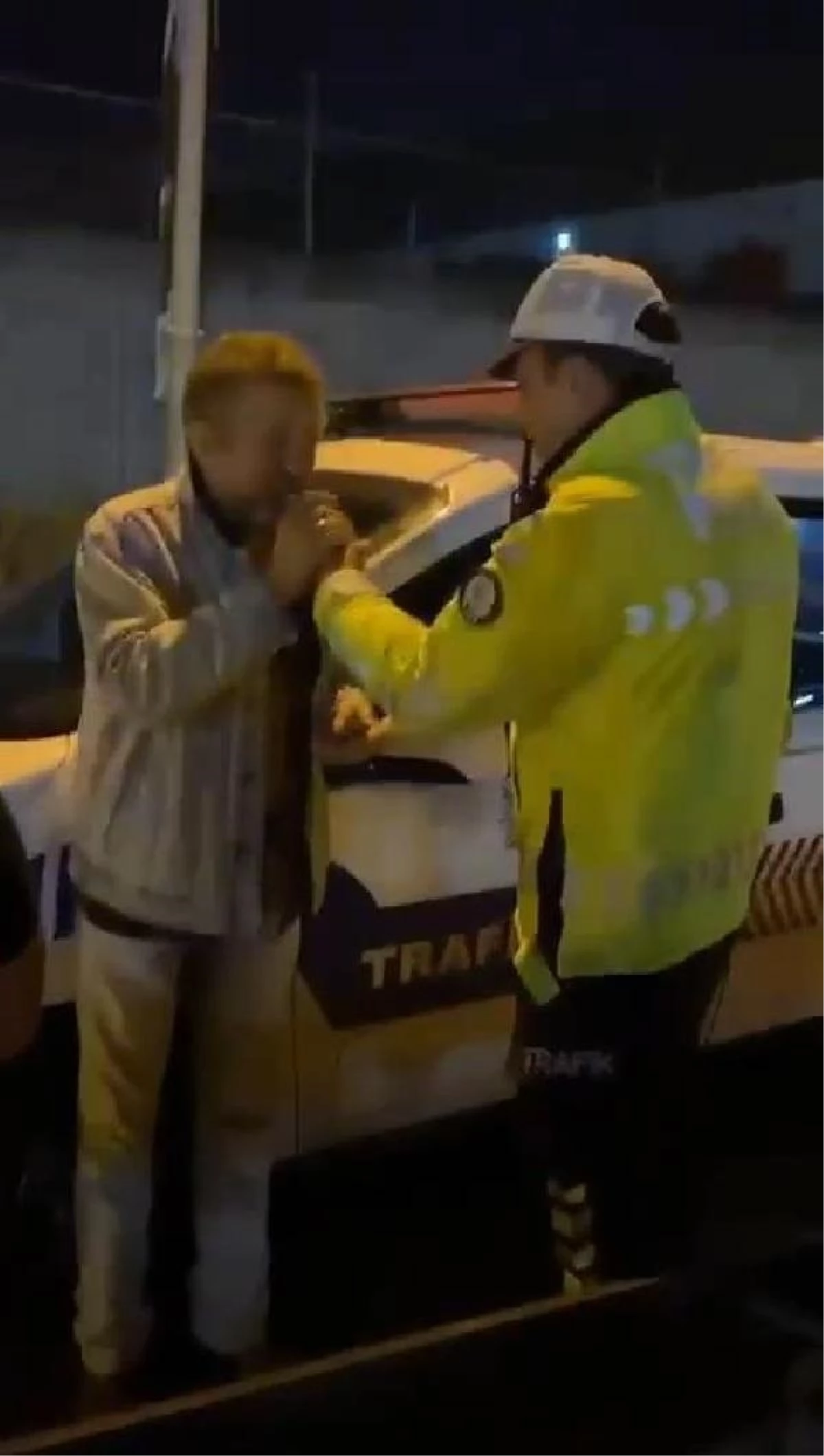 Ünlü Oyuncu Erkan Can Alkollü Araç Kullanırken Kaza Yaptı
