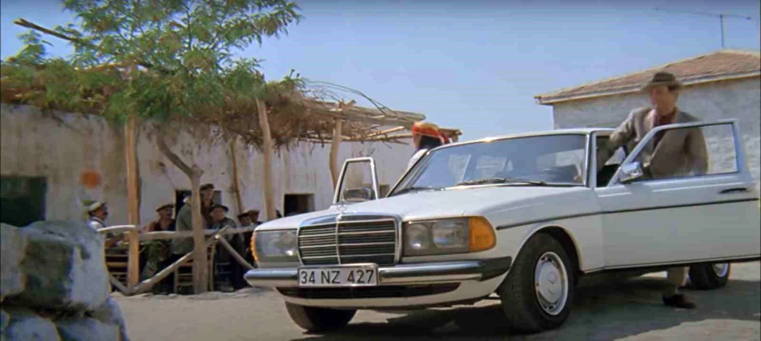 Kemal Sunal’ın 1984 model Mercedes’i satışa çıktı