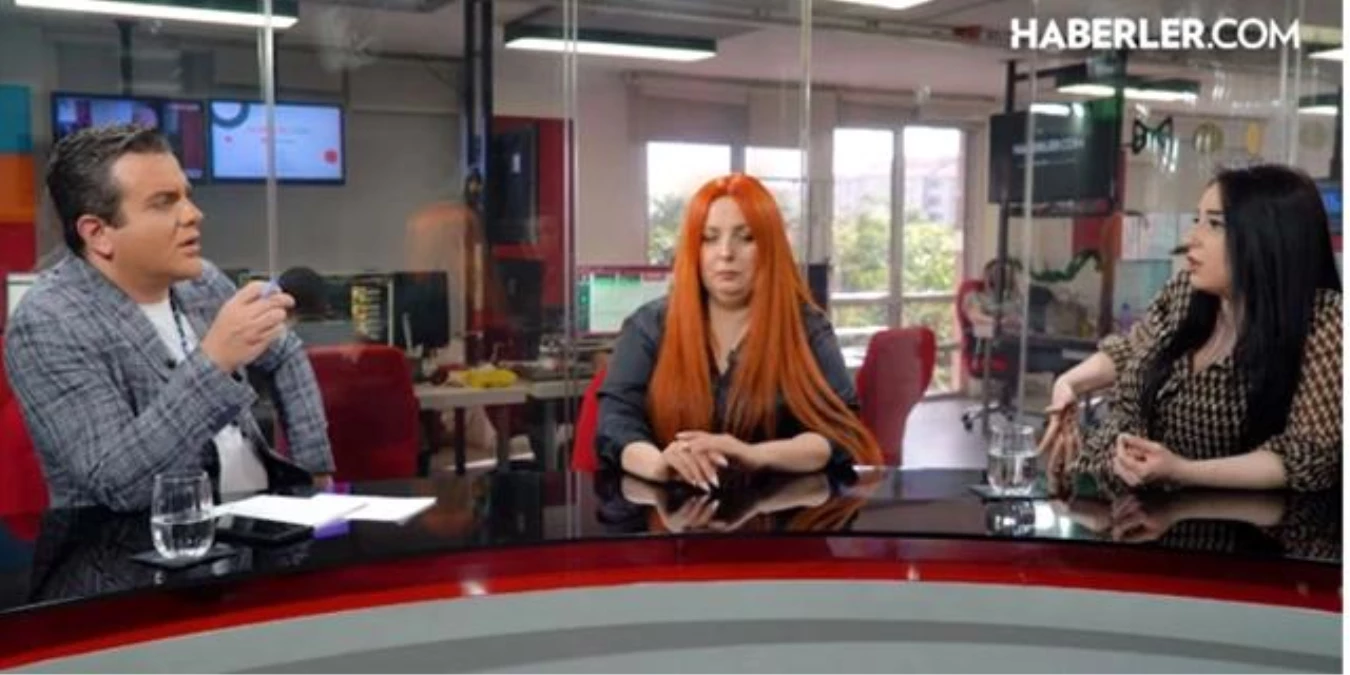 Ünlü Modacılar Sibel Can’ın Giyim Tarzını Eleştirdi