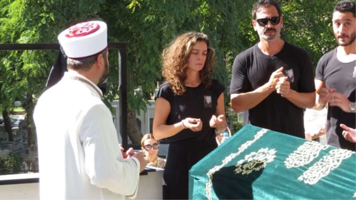 Özge Özpirinçci’nin babası Kadri Emrah Özpirinçci son yolculuğuna uğurlandı