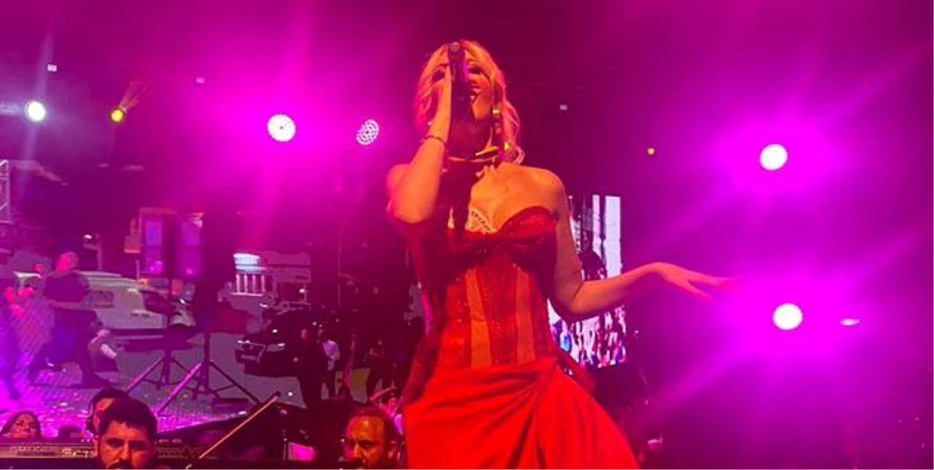 Petek Dinçöz, Çine’de Cumhuriyet Bayramı konseri verdi