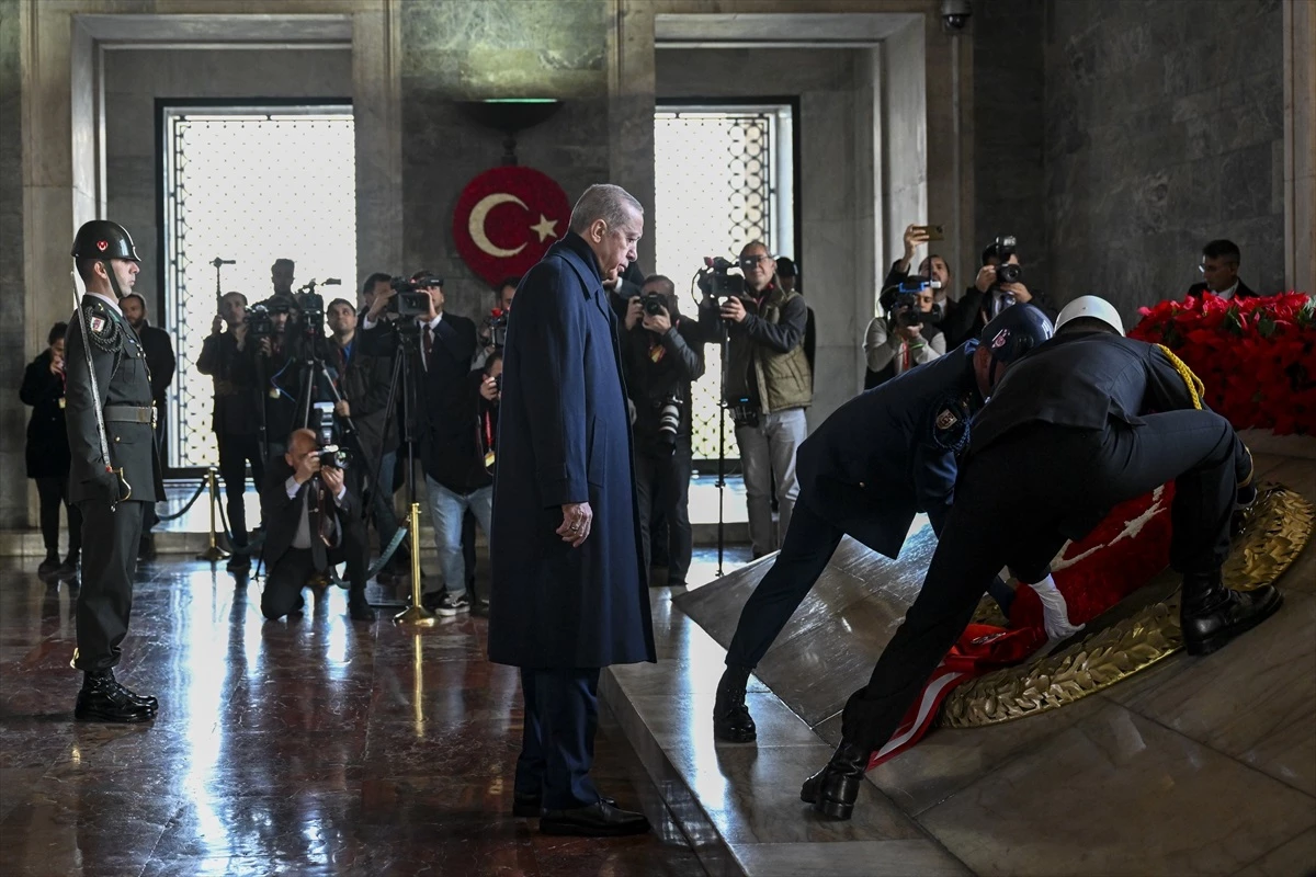 85 yaşındaki kadın, hırsızlık girişiminde bulunanları kovalayarak yakaladı