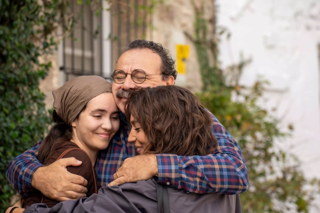 İclal Aydın'ın romanından uyarlanan Üç Kız Kardeş dizisi Slovenya'da yayınlanacak