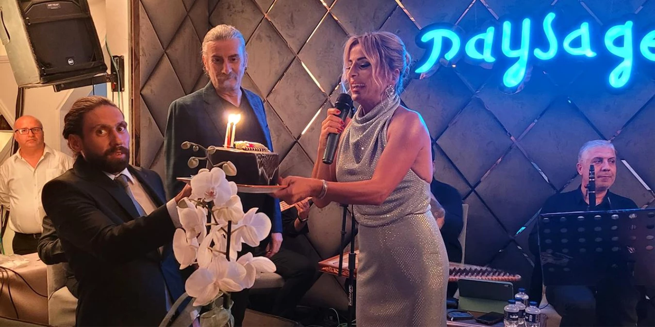 Aysen Bingör, sürpriz doğum günü partisinde duygusal anlar yaşadı