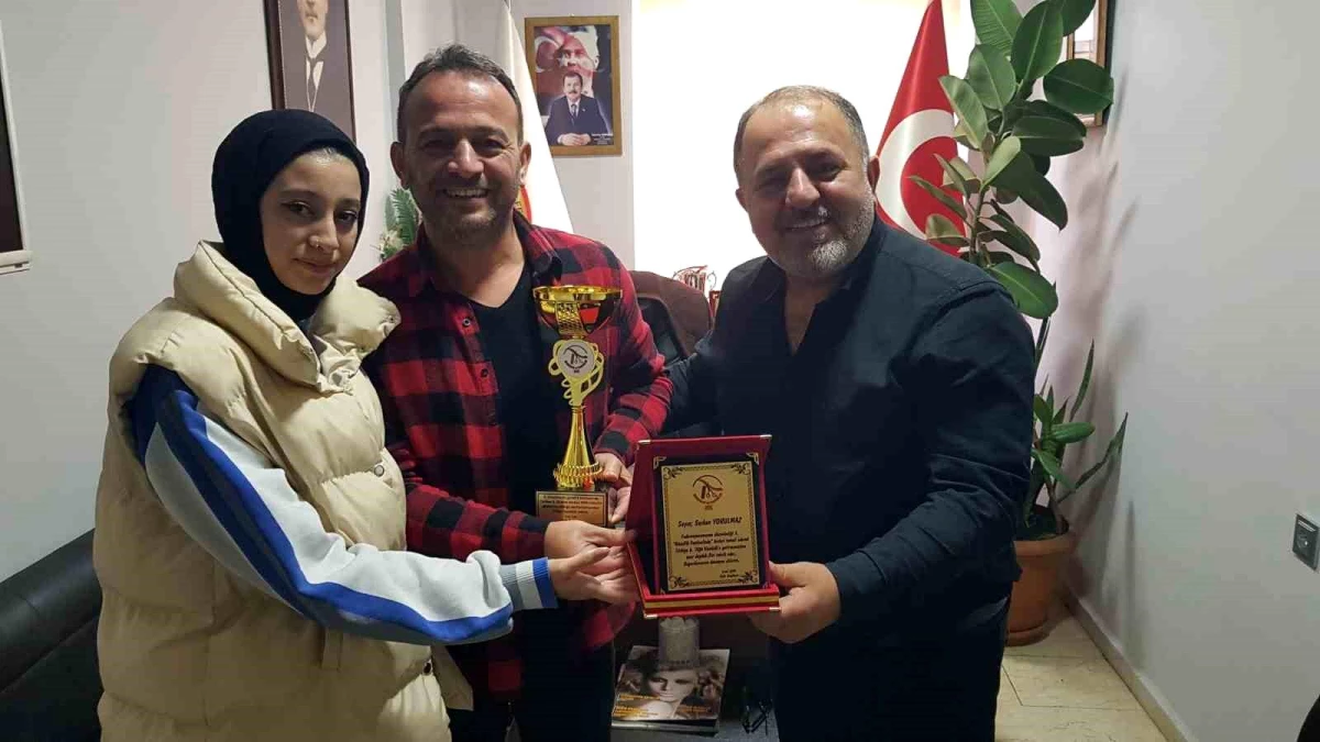 Karabük Berberler ve Kuaförler Odası Başkanı Şov Takımını Tebrik Etti