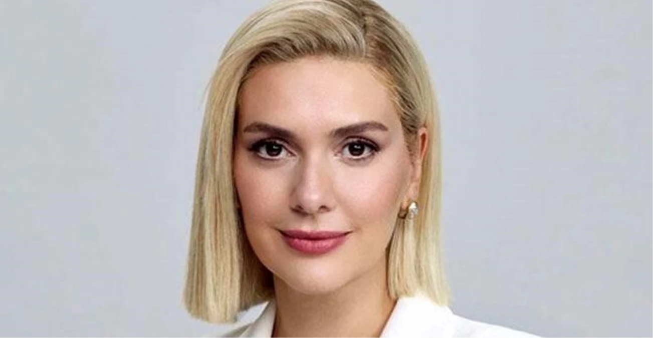 Bergüzar Korel, 20 Kilo Vererek Fit Görünümüyle Dikkat Çekti