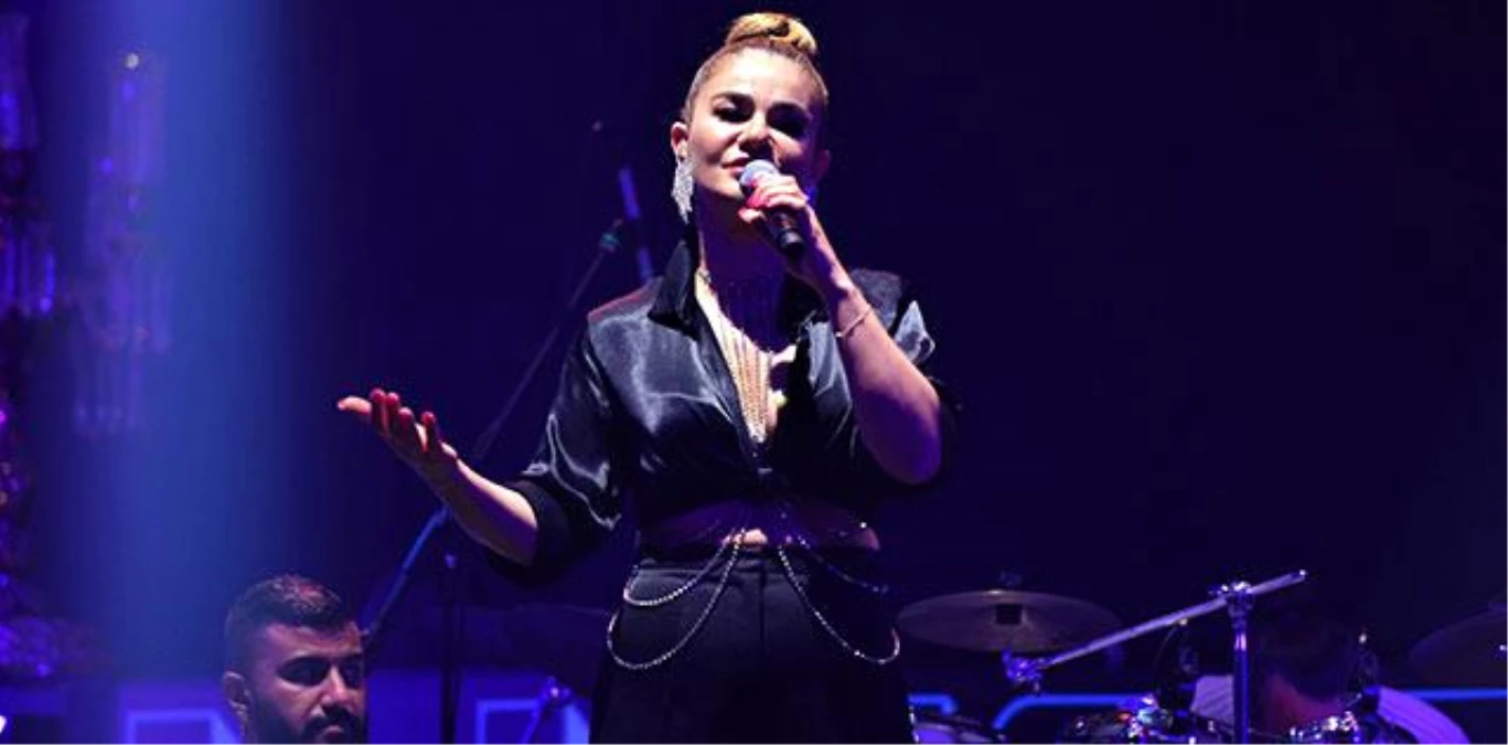 Derya Bedavacı’nın konserinde silahlı saldırı