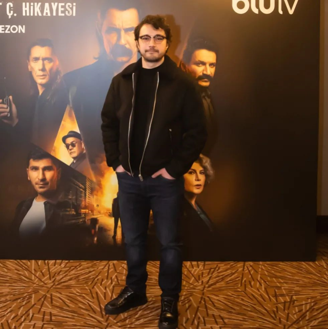 Erdal Beşikçioğlu, kızıyla Ankara oyun havasıyla göbek attı