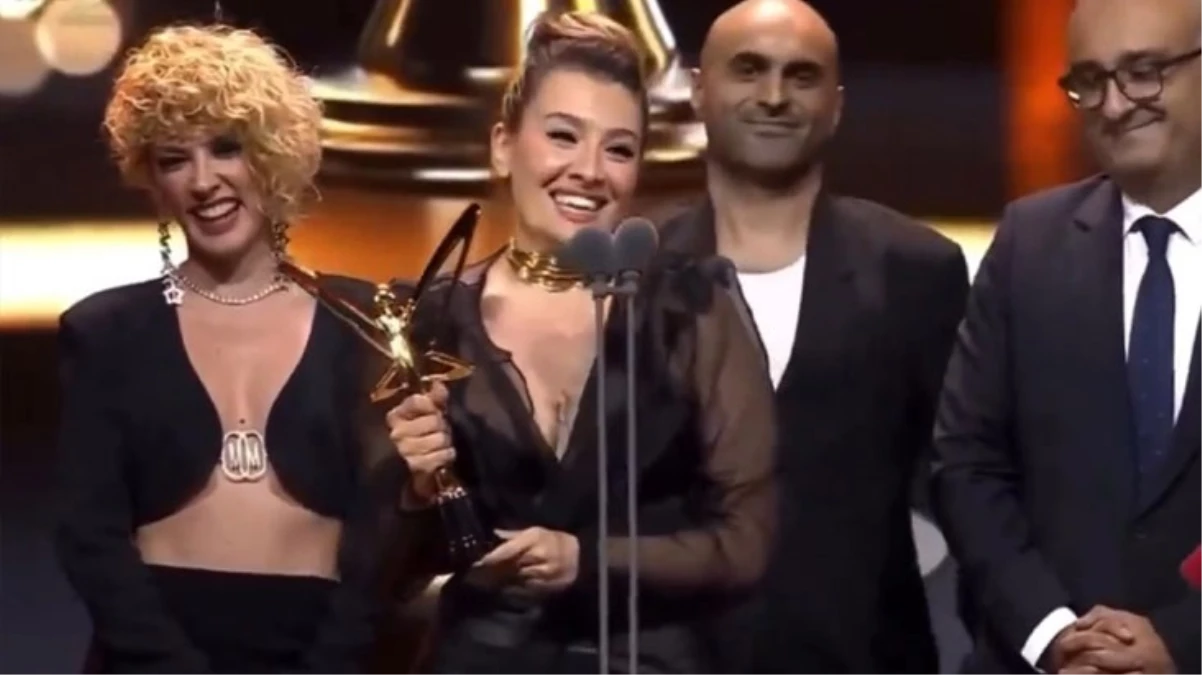 Altın Kelebek’te Kıvanç Tatlıtuğ’u gören Özgün Bayraktar kendini tutamadı: Ahir ömrümde görebildim