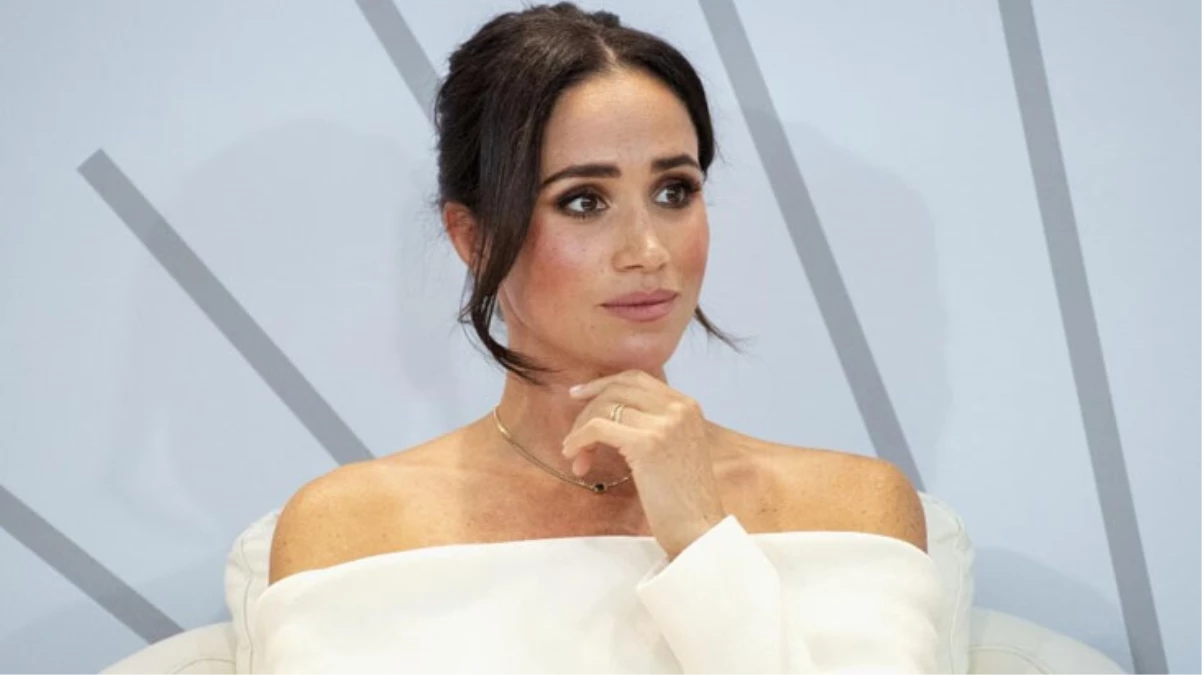 Kraliyet Ailesi’nden ayrılan Meghan Markle, reklam filminde figüranlık yaptı