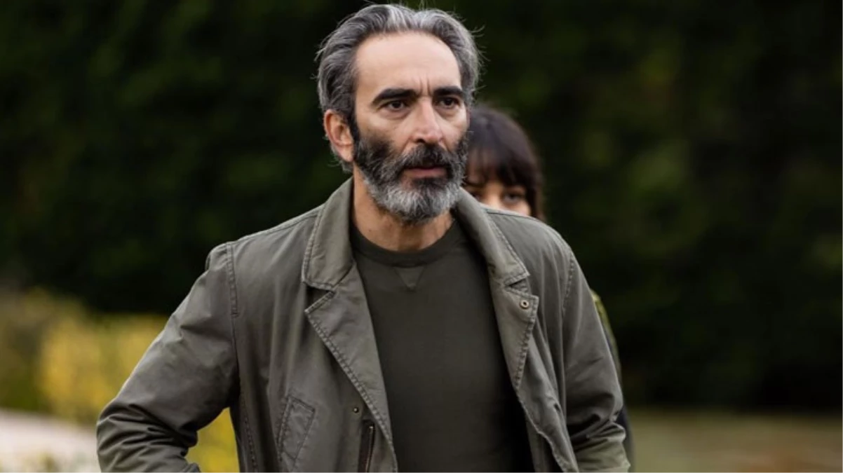 Ünlü oyuncu Fırat Tanış, gönlünü yönetmen Zeynep Günay’a kaptırdı