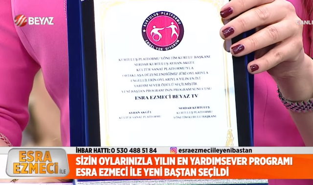 Esra Ezmeci ile Yeni Baştan programı Yılın En Hayırsever programı seçildi