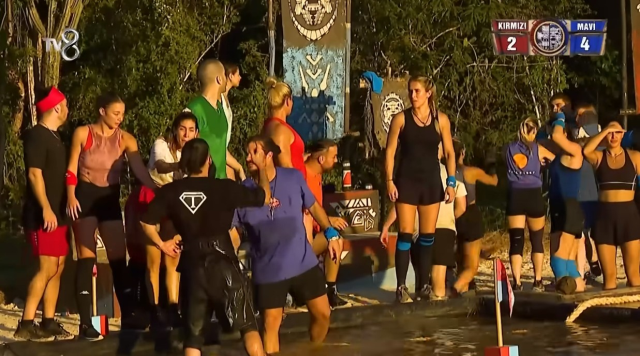 Survivor All Star'ın ilk oyununda kavga! Turabi, sözlerine sinirlediği Poyraz'ın üzerine yürüdü