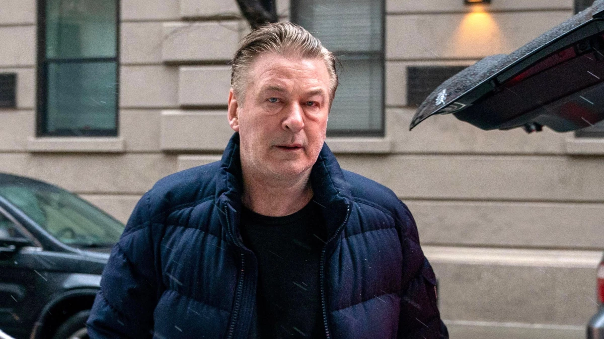 Alec Baldwin, film setindeki silah kazasında ölümle suçlanıyor