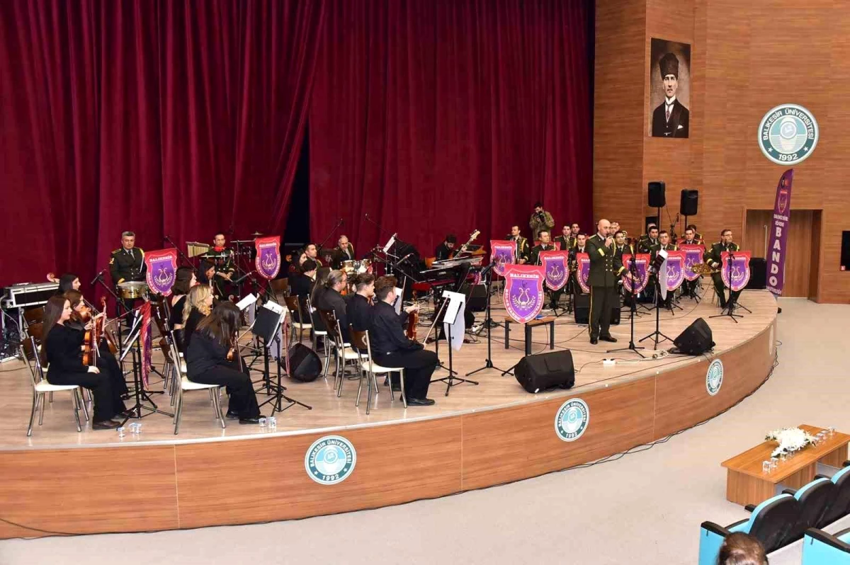 Balıkesir Üniversitesi’nde Pop ve Caz Şarkılarıyla Moral Konseri
