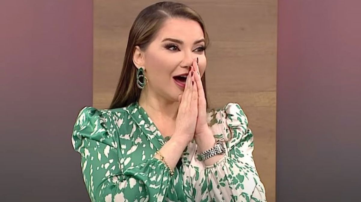 Esra Ezmeci’nin programına 8 kilo altın bağışı yapıldı