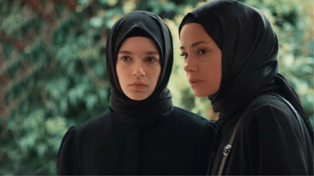 Kızıl Goncalar Dizisi Yayından Kaldırıldı, Yönetmen İsyan Etti