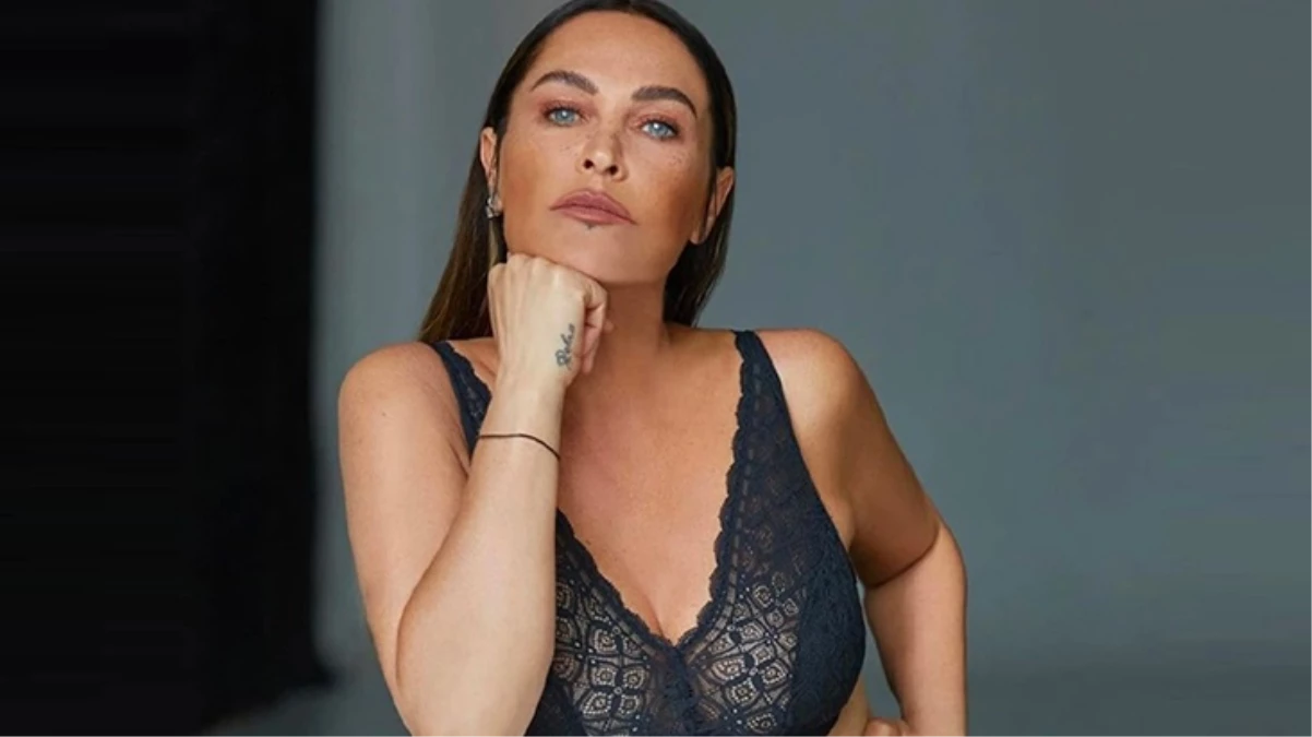 Hülya Avşar’dan iddialı poz! Tek göğsünü açıkta bıraktı
