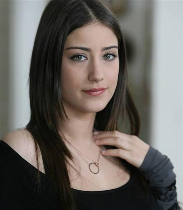 Hazal Kaya'nın Bayılma Hastalığı