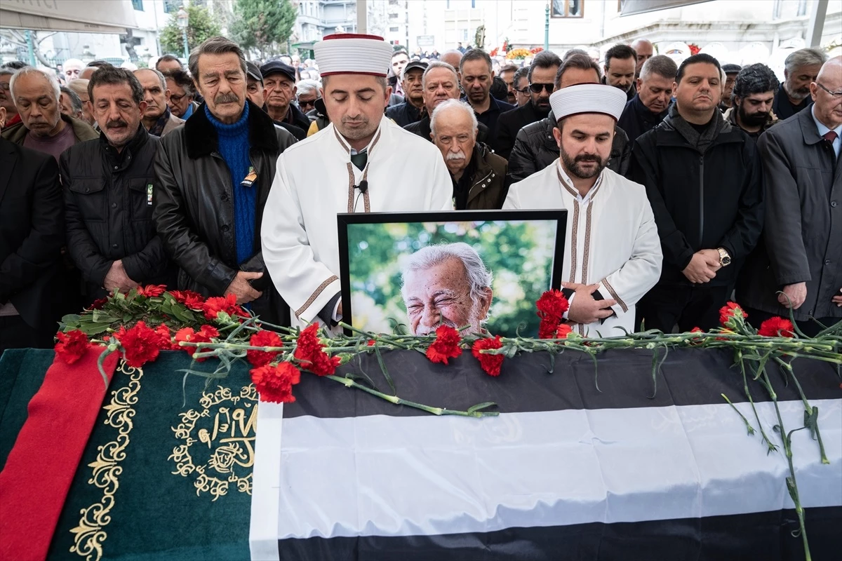 Selvi Boylum Al Yazmalım'ın yapımcısı Arif Keskiner son yolculuğuna uğurlandı! Kadir İnanır duygusal anlar yaşadı