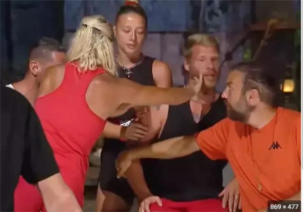 Survivor All Star'da Sema ve Pınar'ın Kavgası Damga Vurdu