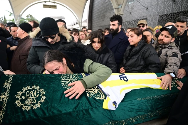 Seksenler dizisinin oyuncusu Efe Deprem toprağa verildi