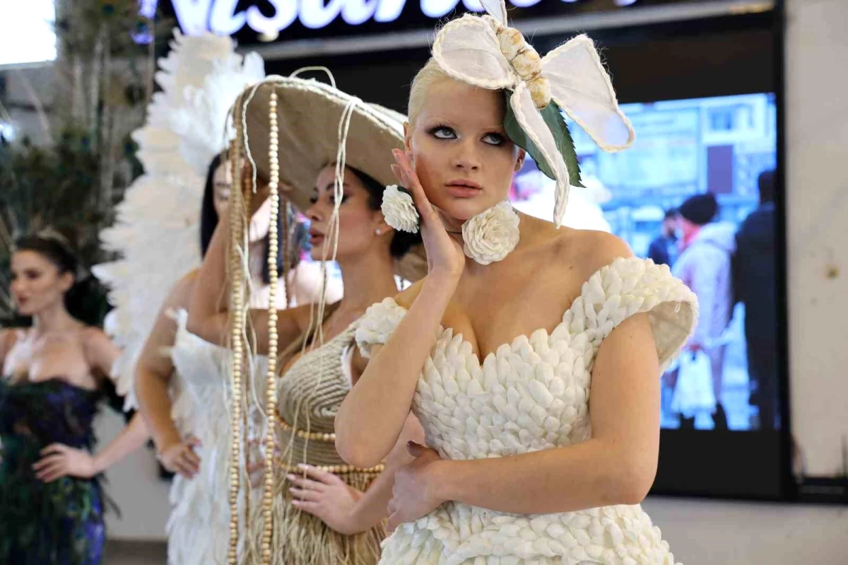 Diyarbakır’da Farklı Tasarımlarla Gelinlik Defilesi