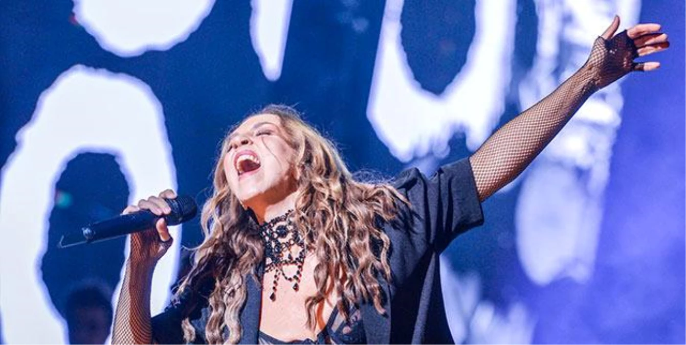 Sertab Erener, Atatürk Kültür Merkezi’nde unutulmaz bir konser verdi