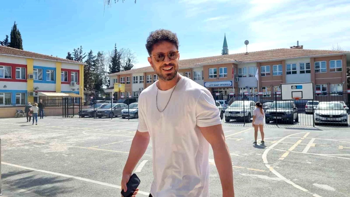 Murat Boz, Beşiktaş’ta oy kullandı