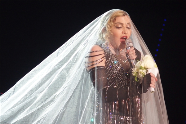 Madonna, konserlere geç başladığı için federal toplu bir davayla karşı karşıya