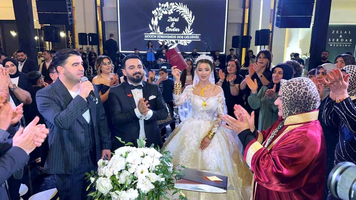 Diyarbakır’da İş Adamı Yüzlerce Davetlinin Katılımıyla Dünyaevine Girdi