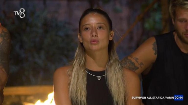 Survivor'da üçüncü eleme adayı belli oldu: Berna sinir krizi geçirdi