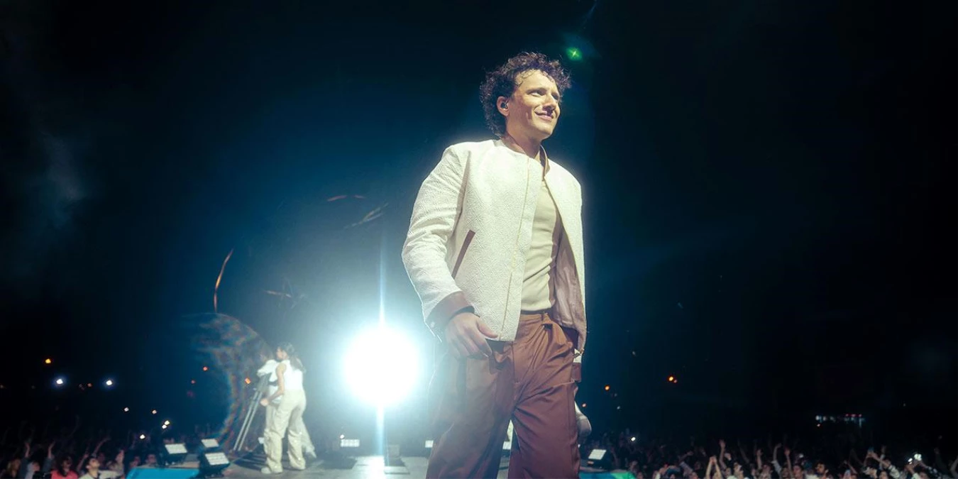 Edis, İzmir’de hayranlarıyla buluştu