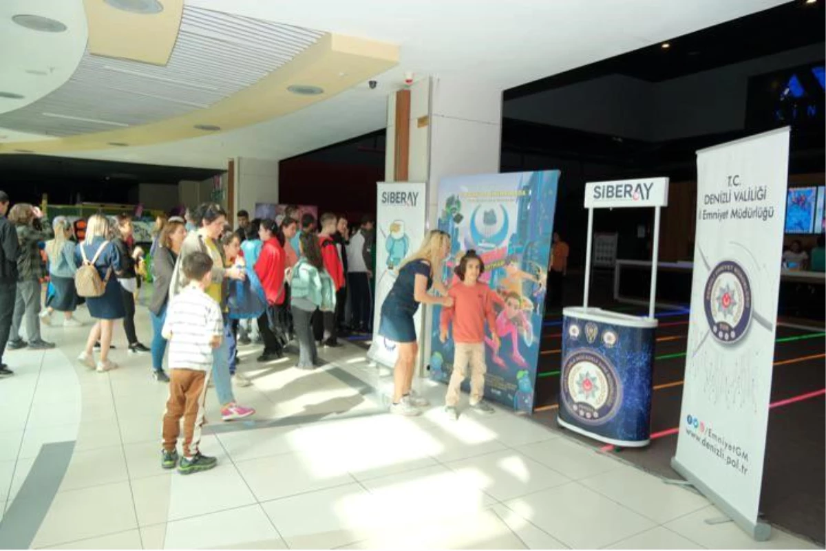 Denizli İl Emniyet Müdürlüğü, öğrencilere siber suçlarla mücadele konusunda farkındalık oluşturdu