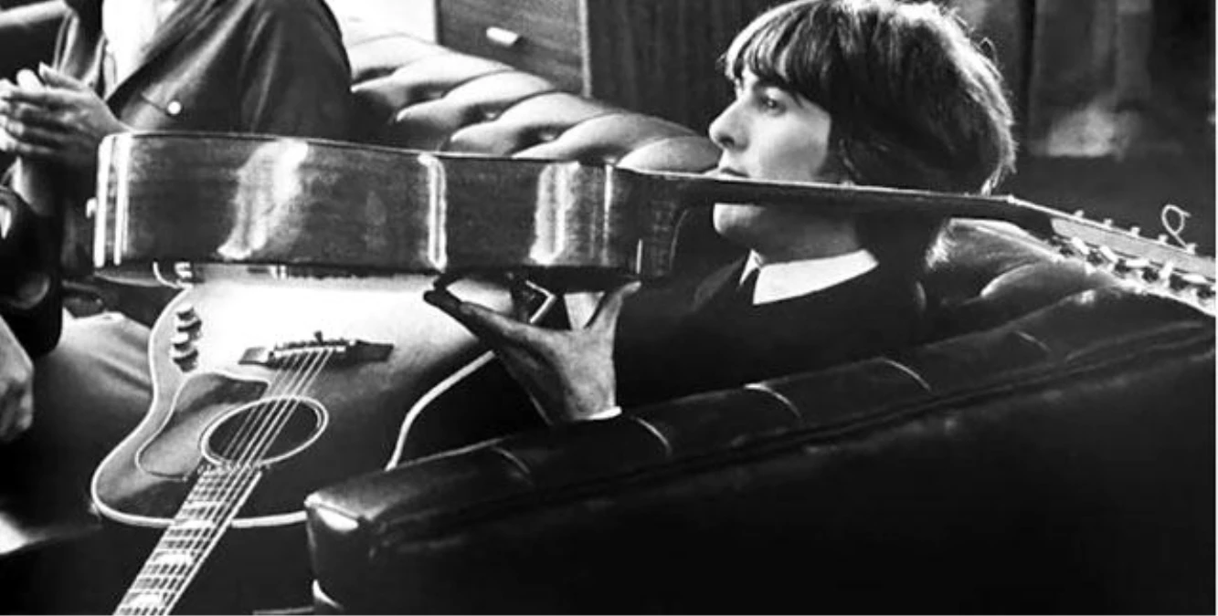 John Lennon’un kayıp gitarı bulundu