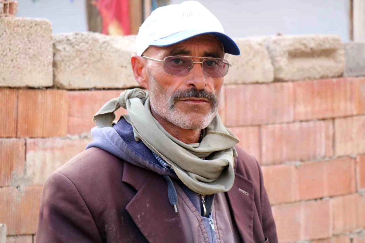 Köy Muhtarlığı Seçimlerini Kaybeden Çoban, Oy Vermeyen Akrabalarına Şiirle Sitem Etti