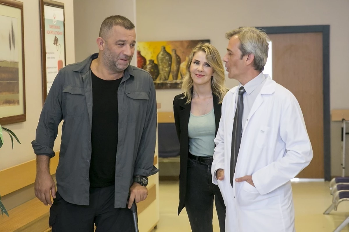 Şevket Çoruh’un ardından Oya Okar da Arka Sokaklar’a geri döndü