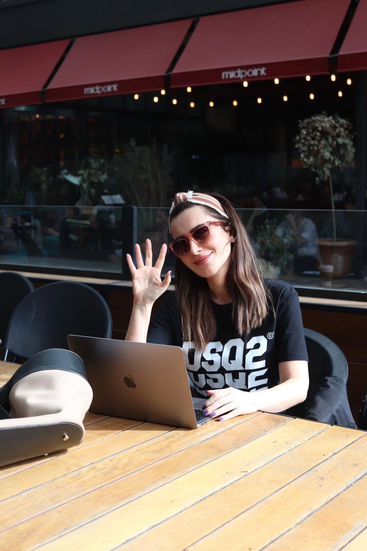 Tuğba Ünal, Metropol İstanbul’da iş toplantıları yaparken görüntülendi