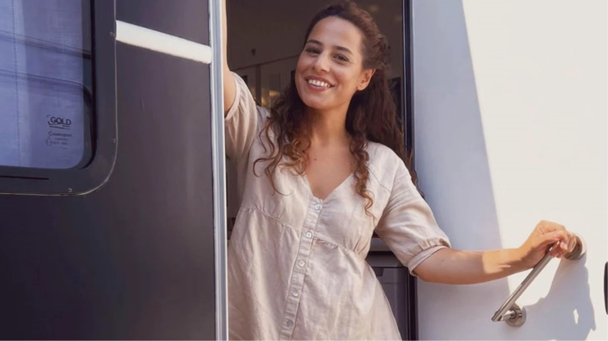 Ünlü oyuncu Aslı İnandık ile Ahad Kazmaz boşanma kararı aldı