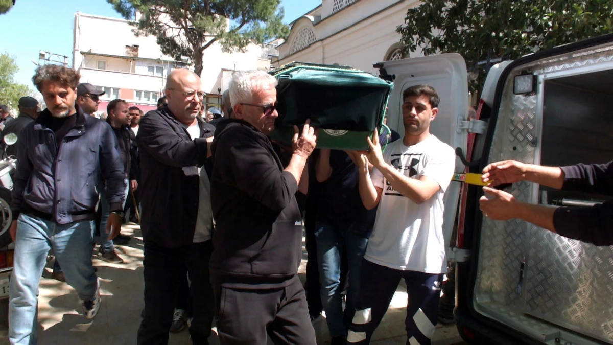 Ünlü Oyuncu Zafer Algöz’ün Babası Cevdet Algöz Toprağa Verildi