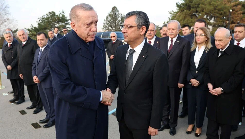  Özgür Özel ve Recep Tayyip Erdoğan’ın Karşılaştırılması
