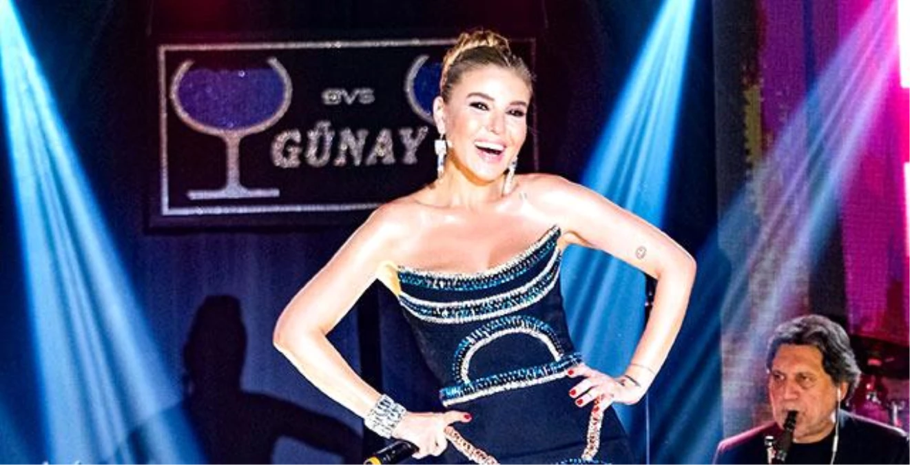Gülben Ergen Ankara’da konser verdi