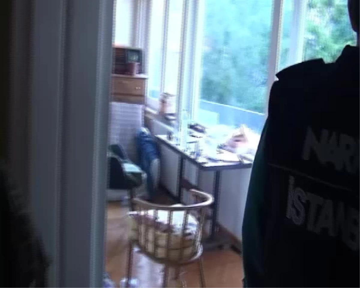 Ünlü Şarkıcı Kalben’in Evine Uyuşturucu Operasyonu