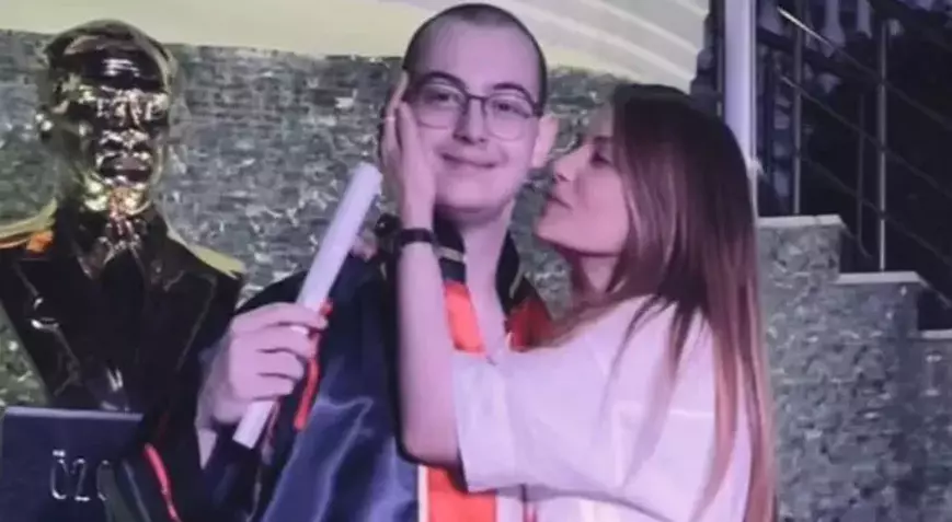 Sera Tokdemir’in Çifte Gururu: ‘Biricik Oğlumu Çok Seviyorum’