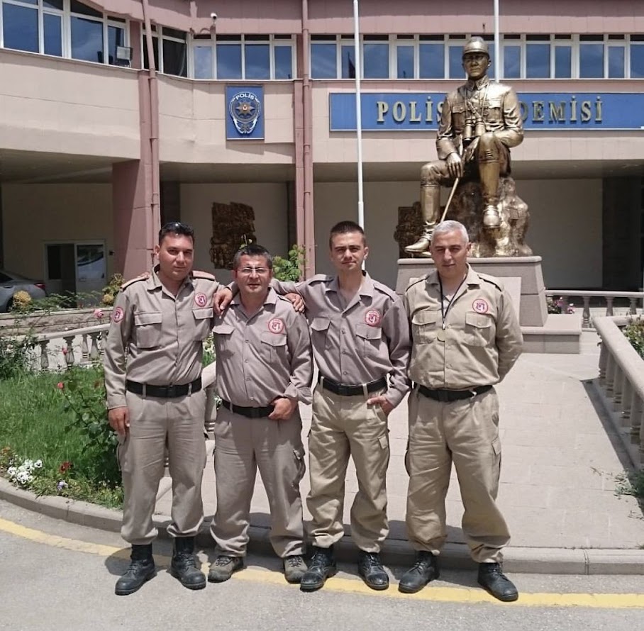 S.I.R K9 Köpek Eğitim Akademisi: Emre Ün ile Kaliteli Eğitim