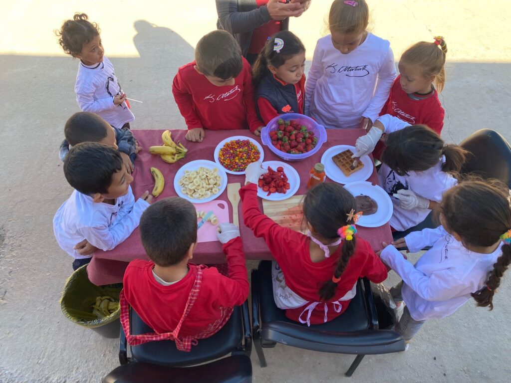 Cumhuriyet Coşkusunu Waffle ile Kutlayan Wafflecı Akın, Çocukları Mutlu Etti